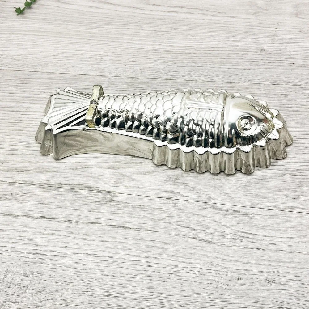 Vintage Tin Fish Mold:‎ Coastal Wall Decor (11 inches)